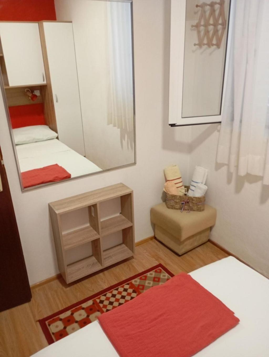 Apartments Ivo - 20M From The Sea Račišće Exteriör bild