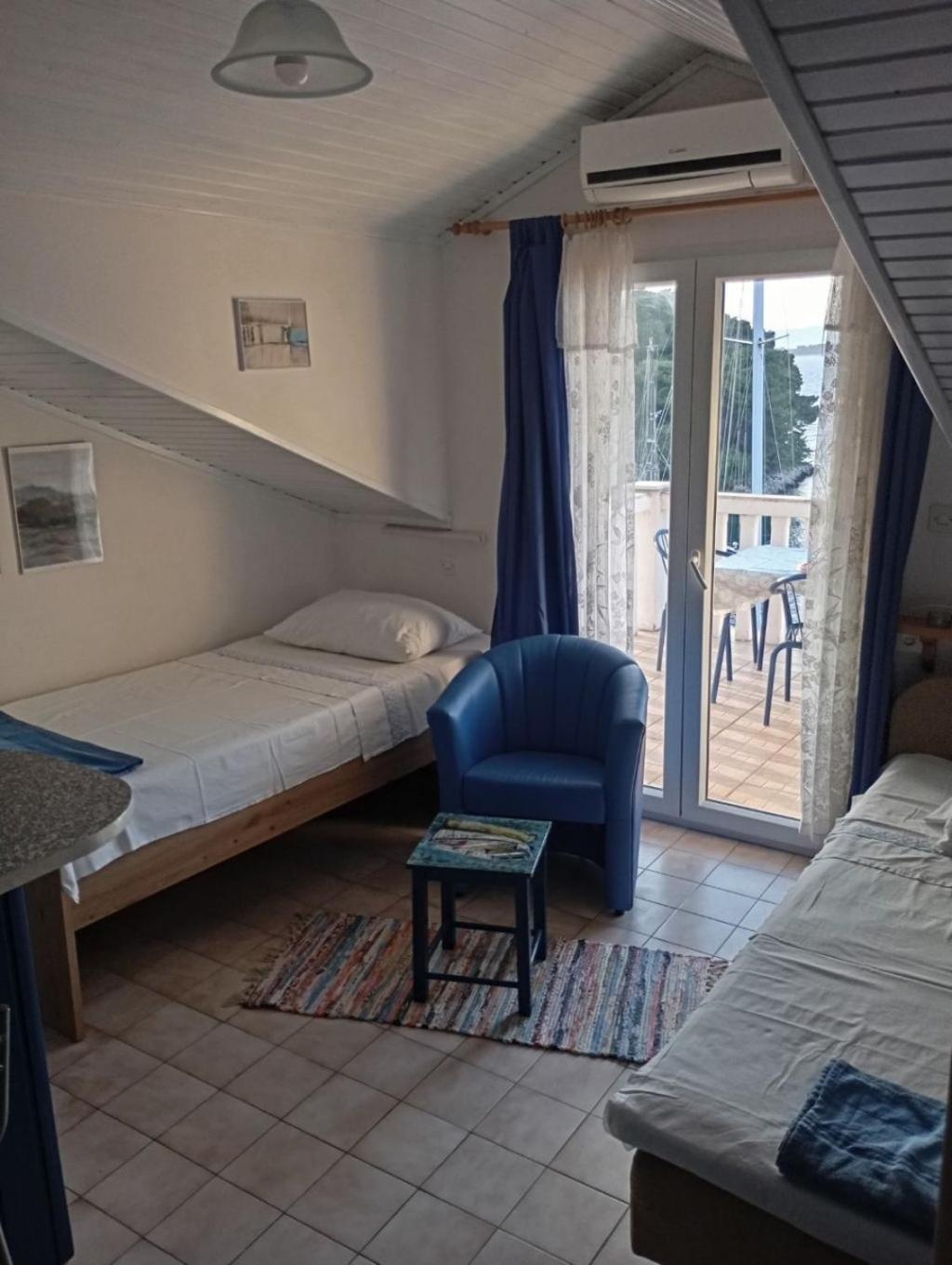 Apartments Ivo - 20M From The Sea Račišće Exteriör bild
