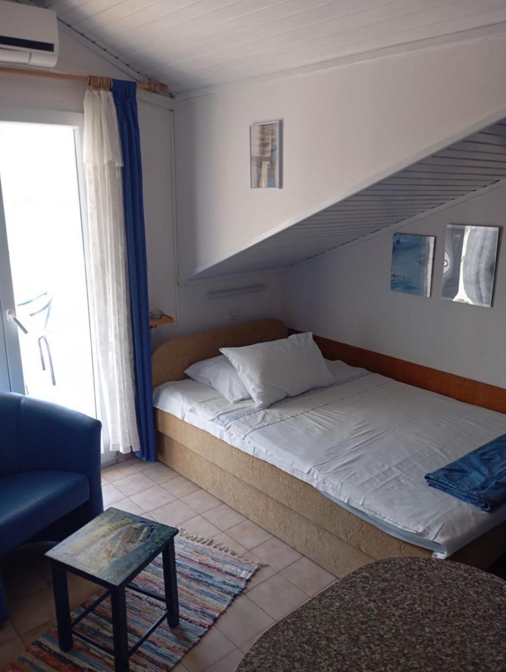 Apartments Ivo - 20M From The Sea Račišće Exteriör bild